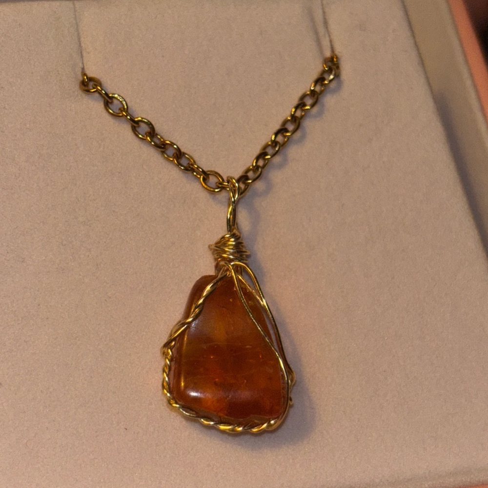 Amber wire wrapped pendant necklace